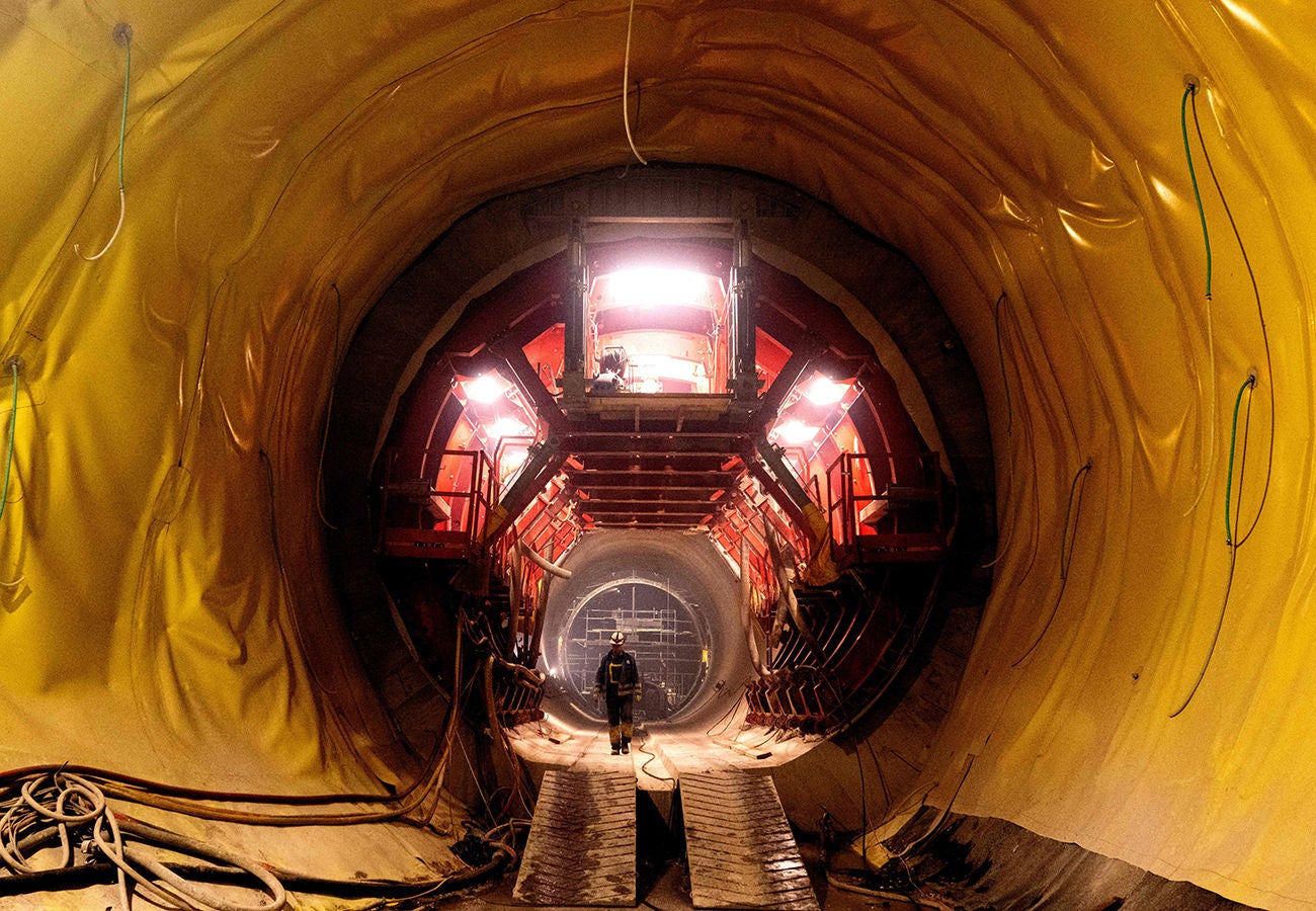 Download von www.picturedesk.com am 07.09.2023 (14:47). View taken on June 27, 2023 shows a construction site under the earth near Kaprun, Austria, at one of the most spectacular construction sites in Europe, a symbol of an Austria dependent on hydroelectric power that is already adapting to global warming and preparing alternatives. High in the Austrian Alps, hundreds of construction workers toil in a huge underground project aimed at storing hydropower as climate change has reduced the country's water-dependent electricity production. Austria draws more than 60 percent of its electricity output from the renewable energy source, compared to a global average of 16 percent, with 3,100 dams spread across its rivers. But the amount of electricity generated through hydropower in the European Union country is down -- from some 45,500 terawatt hours (TWh) in 2020 to 42,500 TWh in 2021 -- as water levels are falling. (Photo by JOE KLAMAR / AFP) / TO GO WITH AFP STORY by Blaise GAUQUELIN with Amandine HESS - 20230627_PD16368 - Rechteinfo: Rights Managed (RM) Nur fÃ¼r redaktionelle Nutzung! Werbliche Nutzung erfordert Freigabe: bitte schicken Sie uns eine Anfrage.