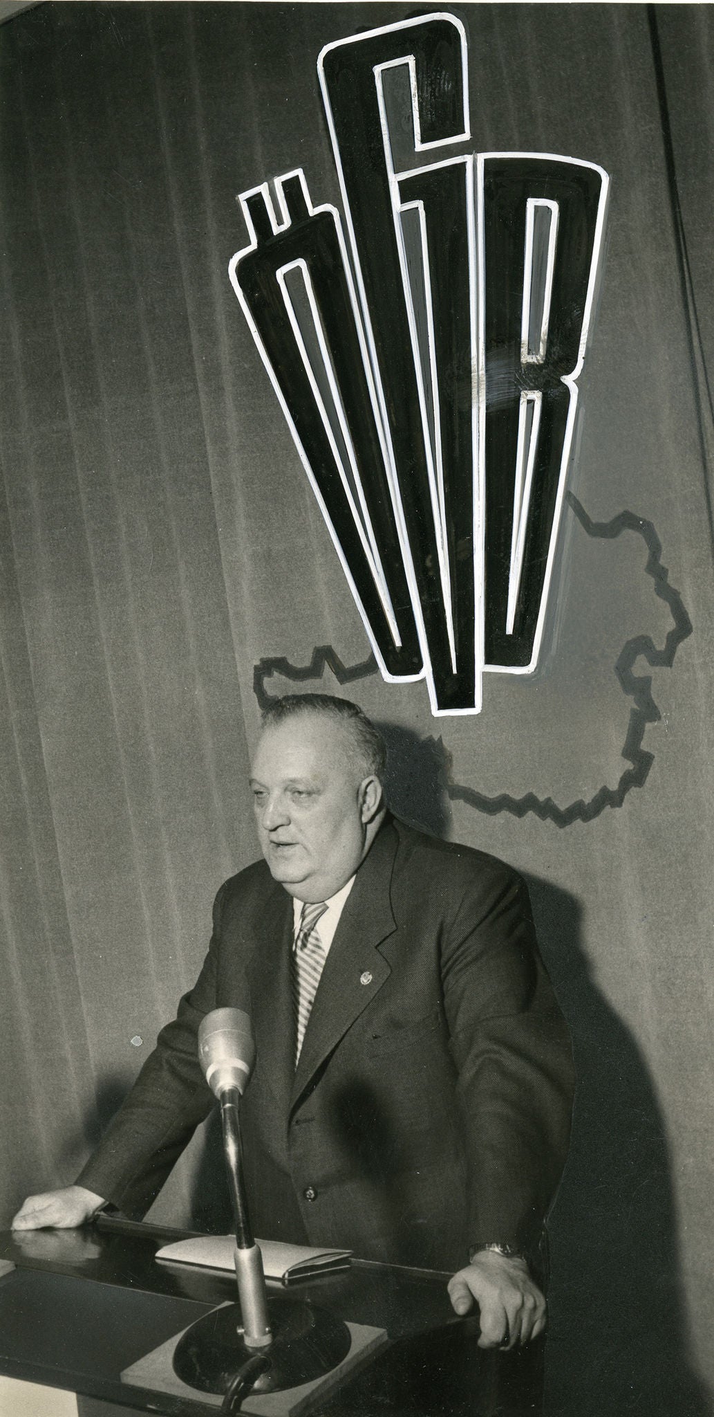 Johann Pölzer während einer Rede im ÖGB.