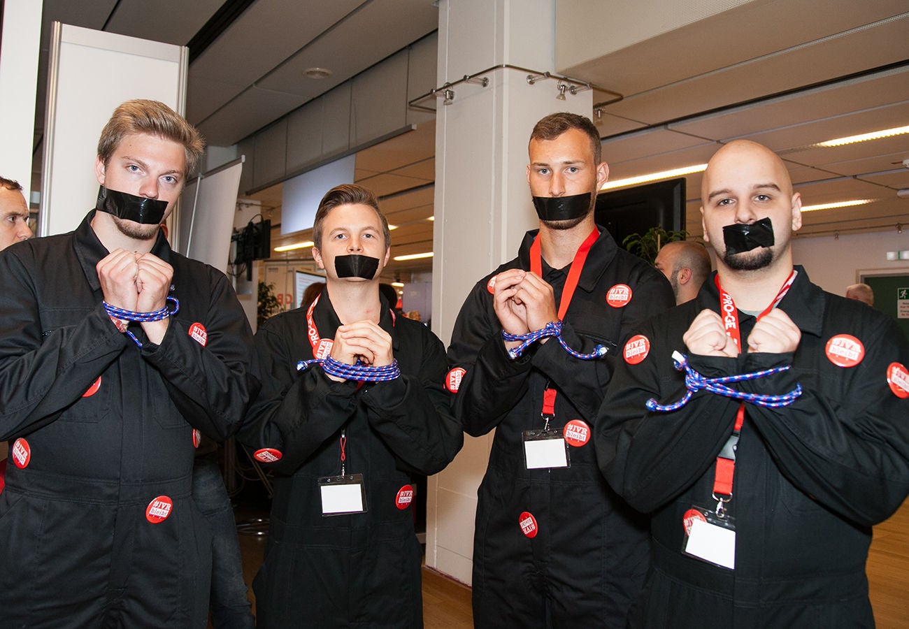 Thematisch wird der Gewerkschaftstag von den angekündigten Verschlechterungen für die Arbeitnehmer:innen dominiert. Am Bild eine Aktion der PRO-GE Jugend, gegen die im Raum stehende Abschaffung des Jugendvertrauensrates.