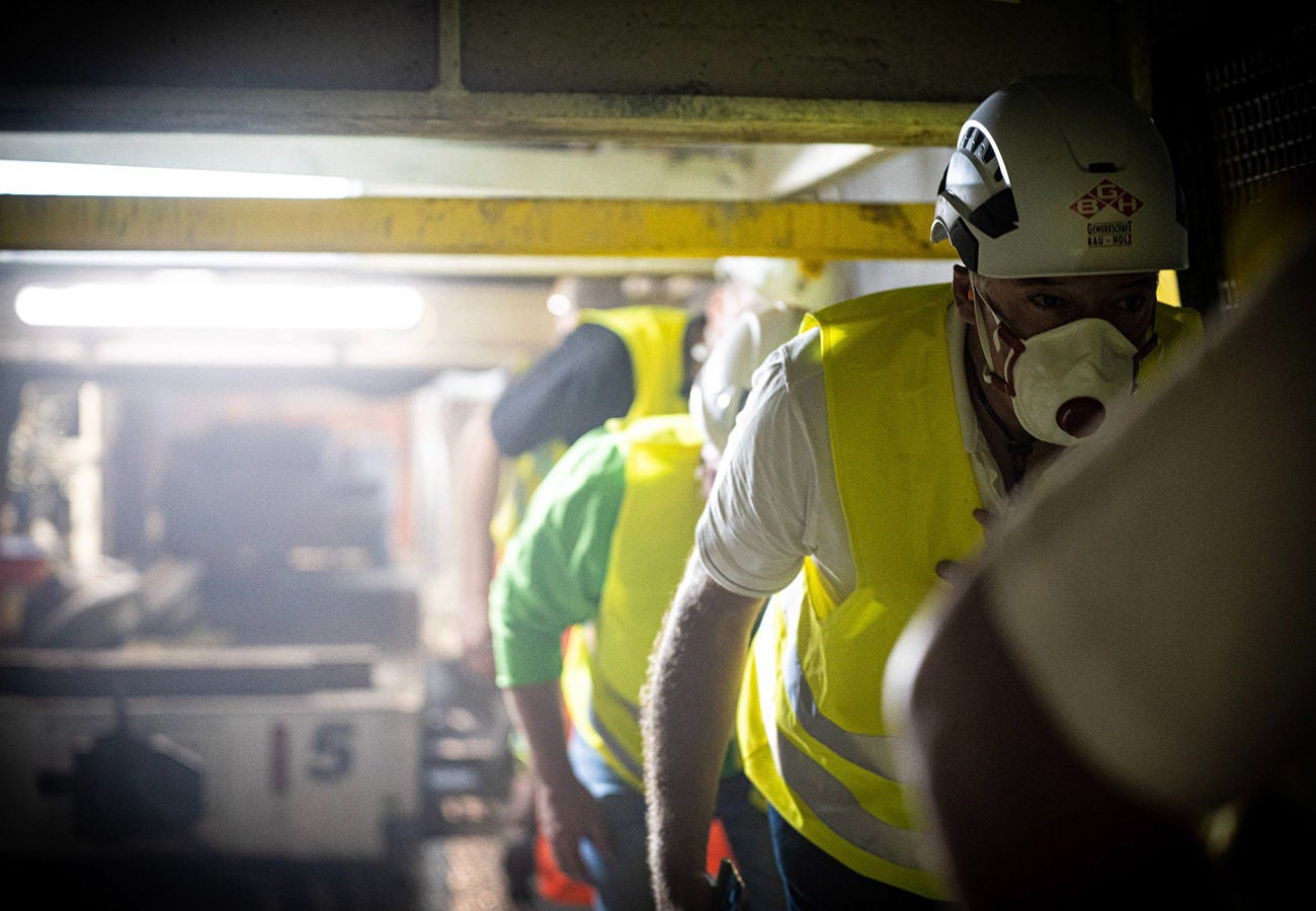 Persönliche Schutzausrüstung ist bei gefährlichen Arbeitsbedingungen unabdingbar